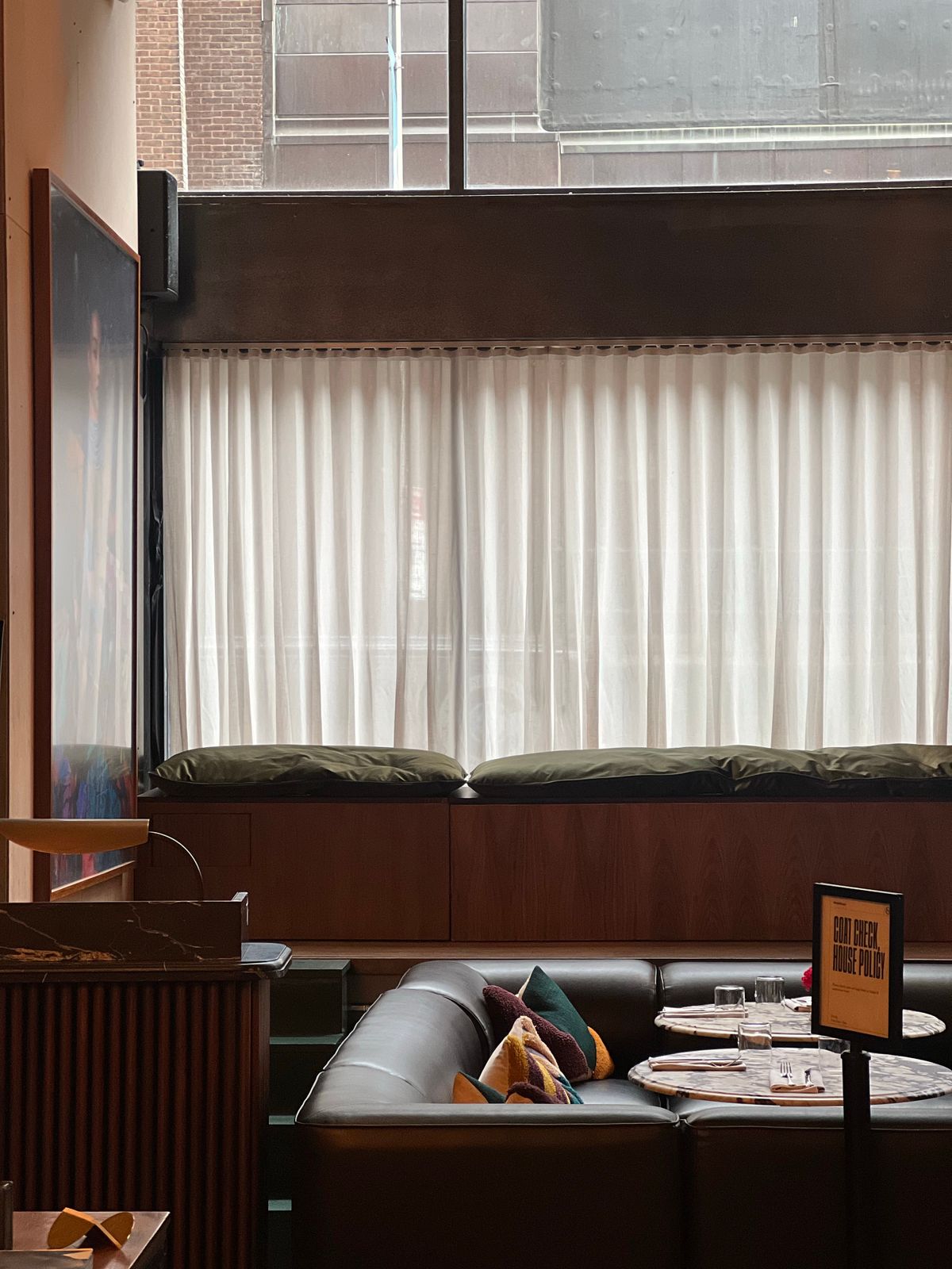Dining room booths at Morgans On The Danforth